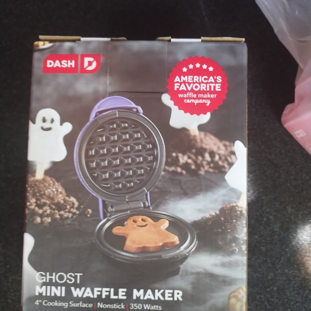 Dash Mini Ghost Waffle Maker - Vibrant Purple